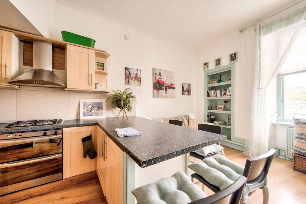 Guestready - Cosy Home 5 Minutes From Waverley! Edimburgo Exterior foto